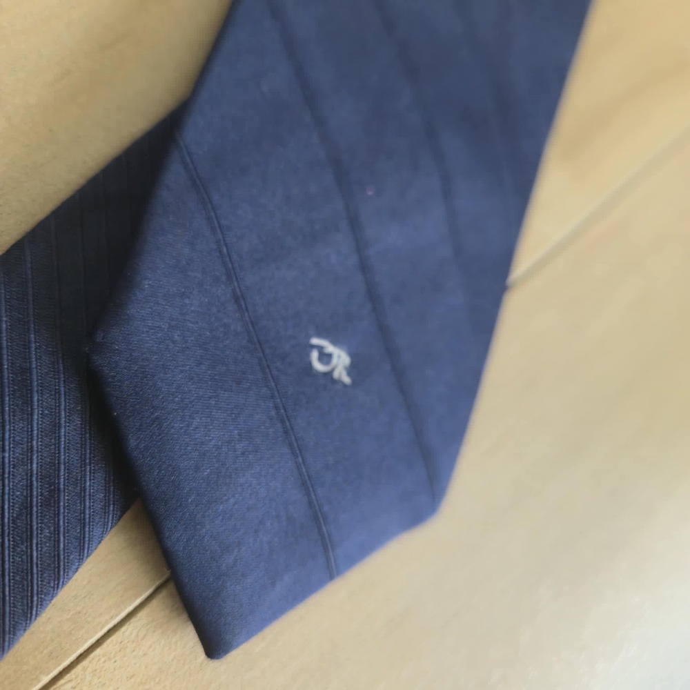 Vintage Oscar de la Renta Navy Necktie Textured Silk Blend Designer Accessory